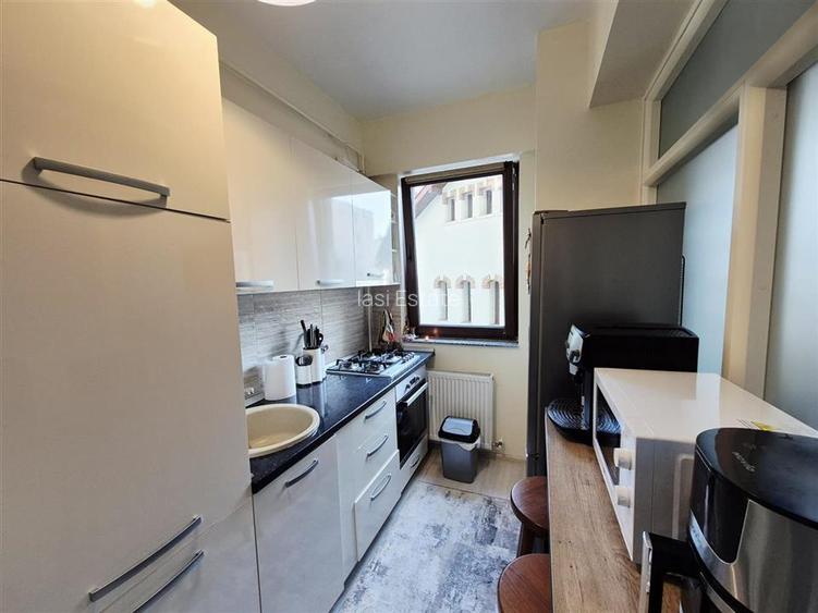 Apartament cu 3 camere de vanzare - 8