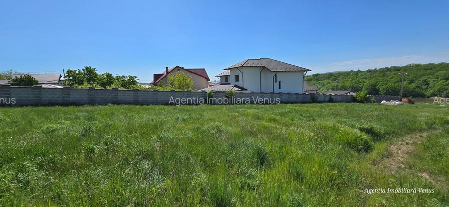 Teren la Lebada cu suprafata de 1000 - 2