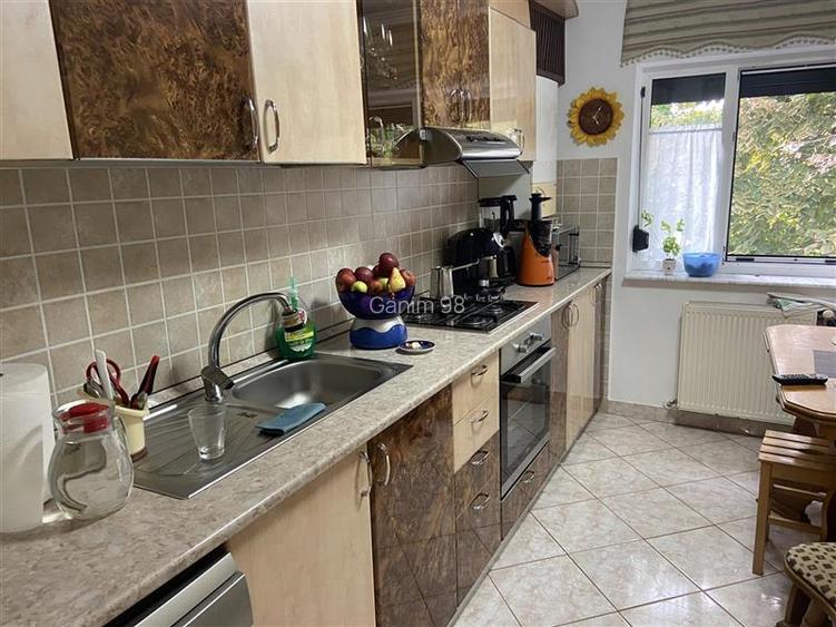 Apartament 3 camere, zona 2 Stejari , imbunatatit , mobilat - 4