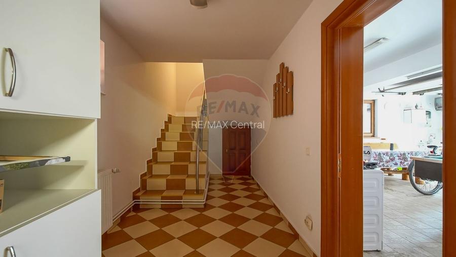 Casă cu garaj și panouri fotovoltaice – Codlea! - 40