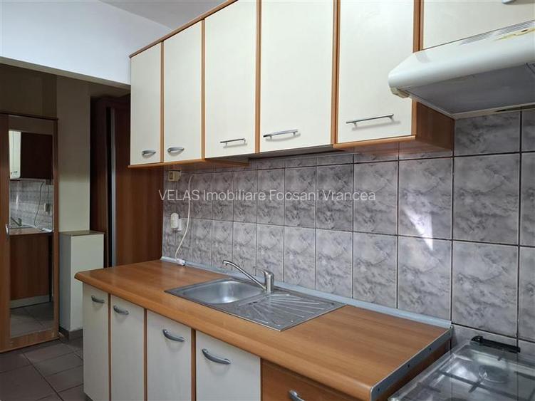 Apartament 2 camere, et 3, CT, mobilat si utilat, Gara - 6