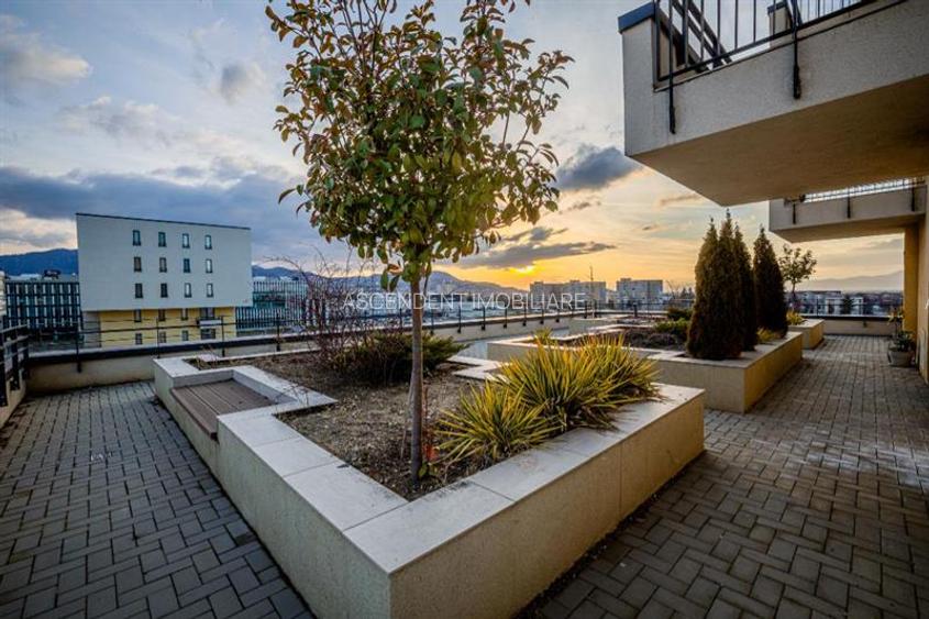 Rafinament urban:terase incantatoare,loc parcare,A Class,Kasper,Coresi,Tractorul - 11