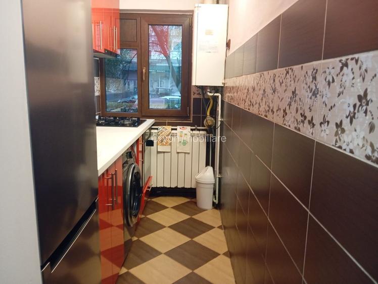 Apartament 2 camere, decomandat,  zona 9 Mai - 4
