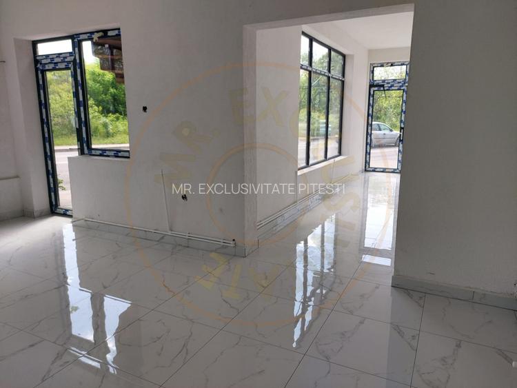 DE INCHIRIAT - renovat - parter si etajul 1 - stradal - 2