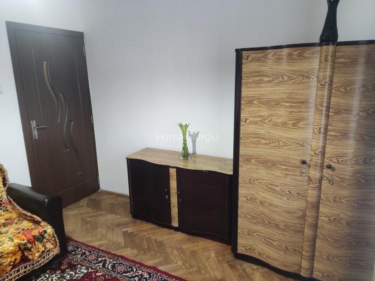 Dau în chirie apartament 2 camere  - 2