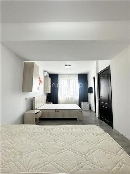 Afacere la Cheie in Mamaia Nord: Pensiune de Vanzare cu 18 Camere - 25