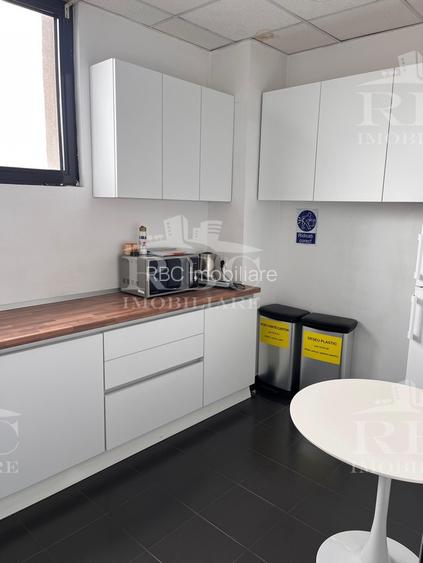 Spatii de birouri  de la 240 mp central comision 0 - 13