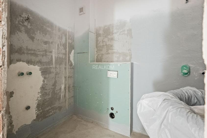 VANZARE APARTAMENT 4 CAMERE UNIRII-CASA POPORULUI-COMISION 0% - 18