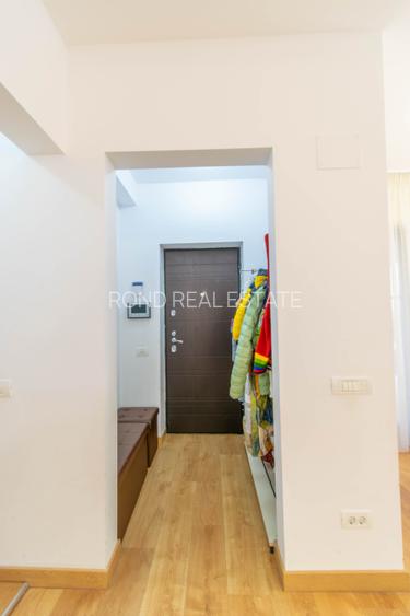 Vilă modernă cu vedere la lac, minicomplex inchis - 9