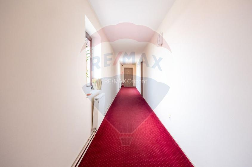 Pensiune cu restaurant și spații comerciale, central Râșnov - 27