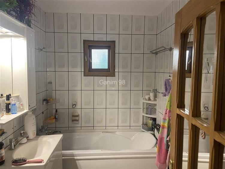 Apartament 3 camere , zona ultracentrala - Primaria Focsani , 83 mp , imbunatati - 16