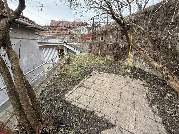 Casă spațioasă cu potențial de extindere, zona Judecatoriei