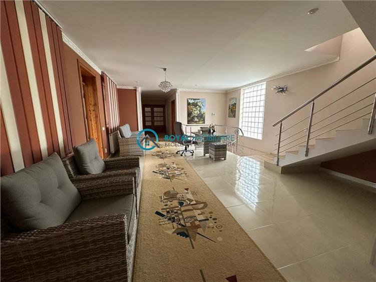 Royal Imobiliare - Vanzare vila zona Lipanesti