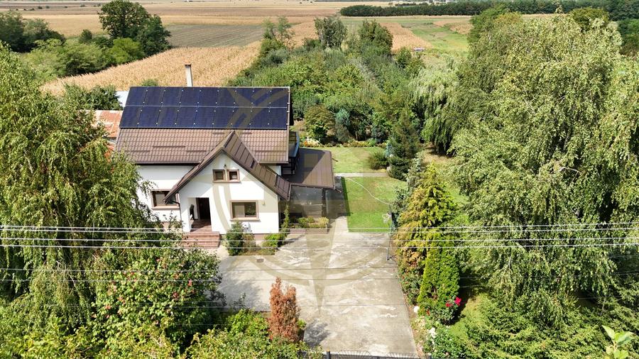 DOM00527 - Casa p+1 | Ungureni - Corbi mari | 3247mp | Livada | Panouri |