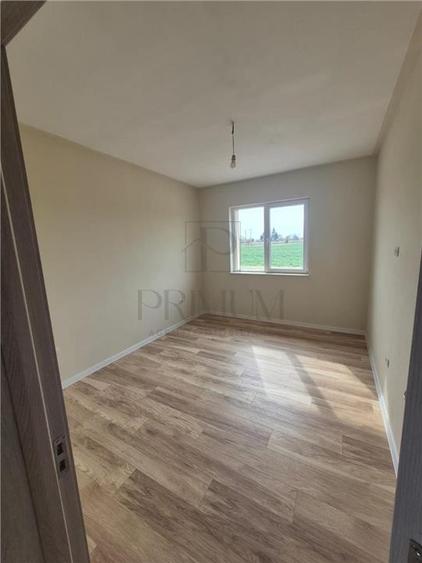 Duplex pe parter - 3 dormitoare - zona foarte buna - gata de mutat