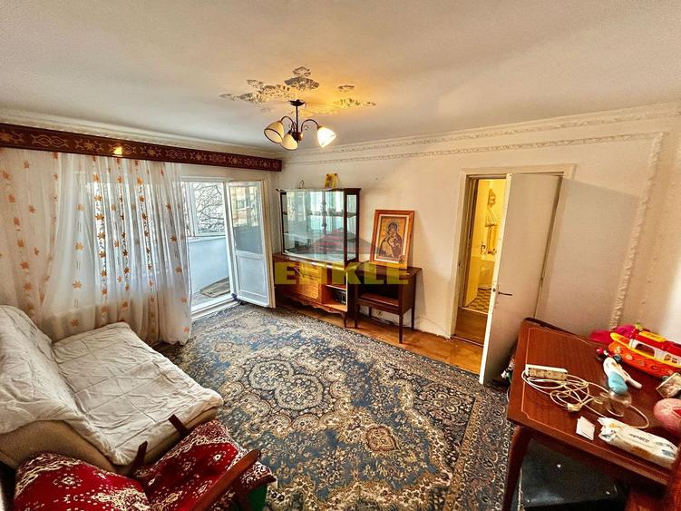 De vanzare apartament cu 2 camere, zona Capat 1.