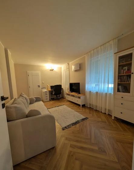Penthouse 95 mp + terasă 45 mp, pod de 40 mp, 3 dormitoare, Centru