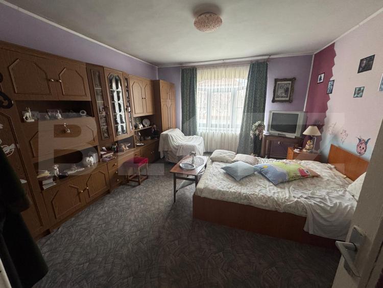 Casa de vanzare cu 6 camere, 374 mp, teren 719 mp, strada Baritiu