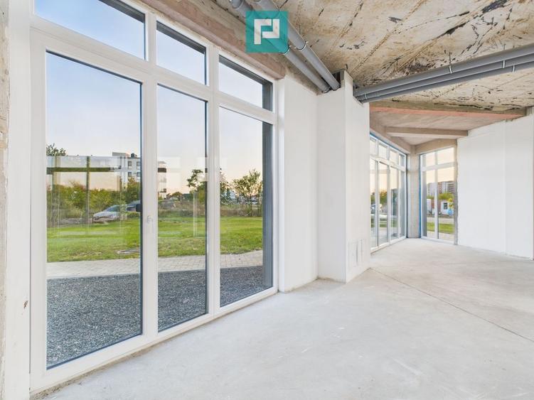 Spațiu comercial 208 mp + 5 parcări, Zona Aradului