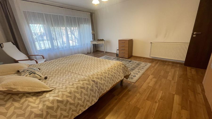 Casa eleganta si luminoasa, situata in zona de case - Mehala