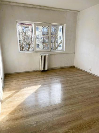 Apartament cu 3 camere zona Autogara Velenta