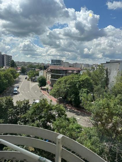 3 cam de iinchiriat Piata Alba Iulia
