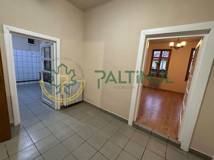 Casă individuală de închiriat în Sibiu – singur în curte, teren 900 mp, garaj