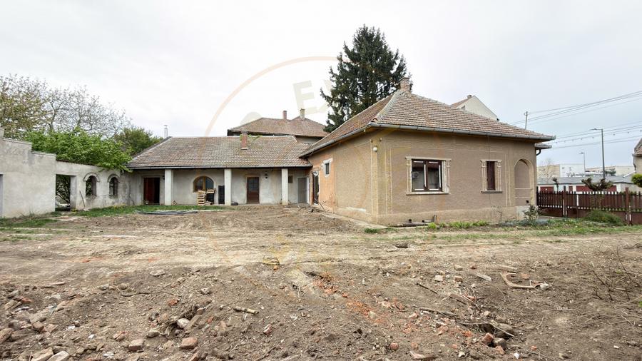 Proprietate cu 2 case | Teren 546 mp | Str. Albinelor Nr.18 - Carei