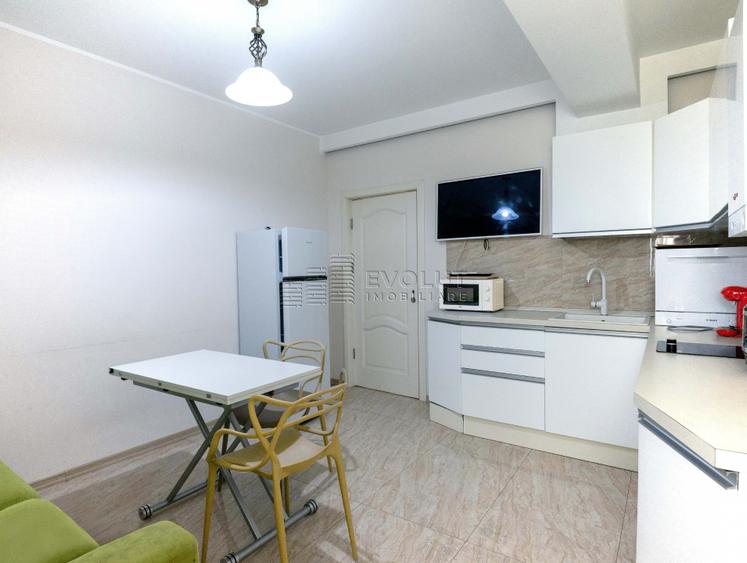 Mamaia Central- apartament 3 camere frontal lac
