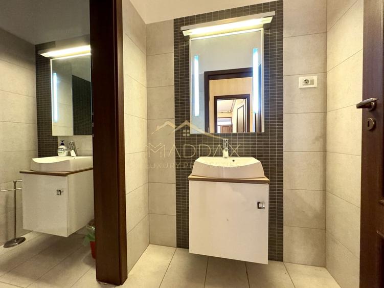 Vila centrala cu 13 camere *460mpu* + garaj // Dorobanți