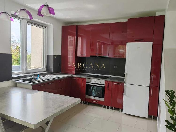 Duplex 4 camere cu garaj și terasă circulară Europa