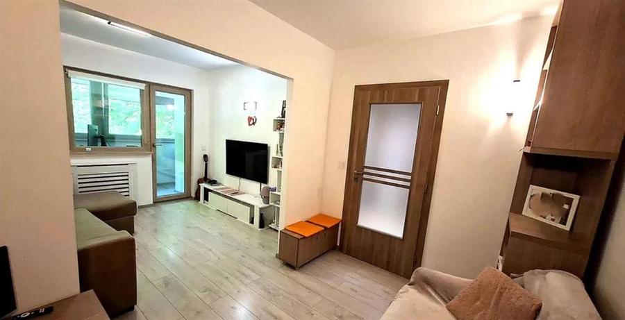 Apartament 2 camere semidecomandat, Podu Ros - Sens Giratoriu