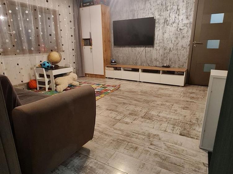 Apartament 2 camere, zona Rovine