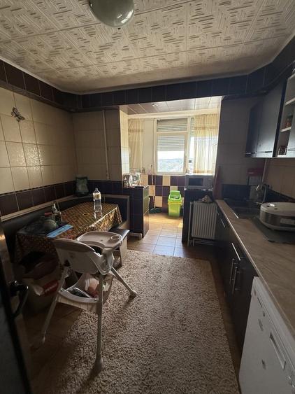 De vânzare apartament 3 camere 72 mp