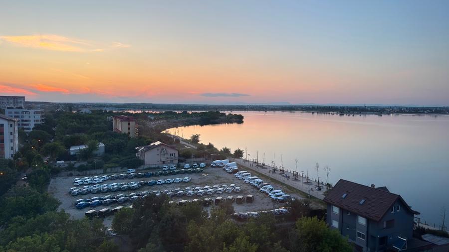 Apartament de inchiriat 3 camere langa lac