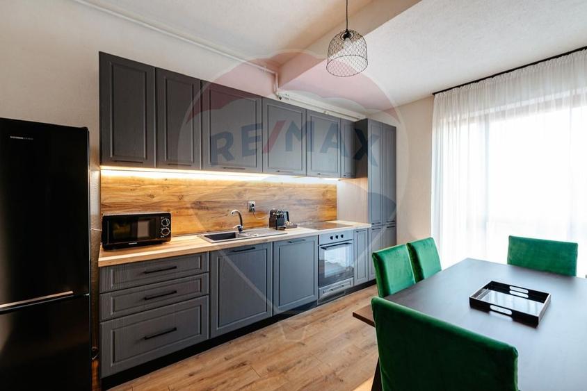 Apartament ultrafinisat cu 3 camere de inchiriat | Semicentral