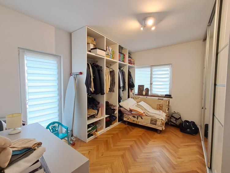 Duplex situat in Floresti zona Terra