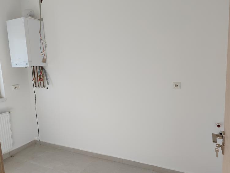 Casa 4 camere libera la vanzare SANPETRU - iesirea spre Harman