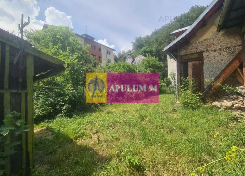 Teren cu constructie de vânzare în Bușteni - Zona Lidl