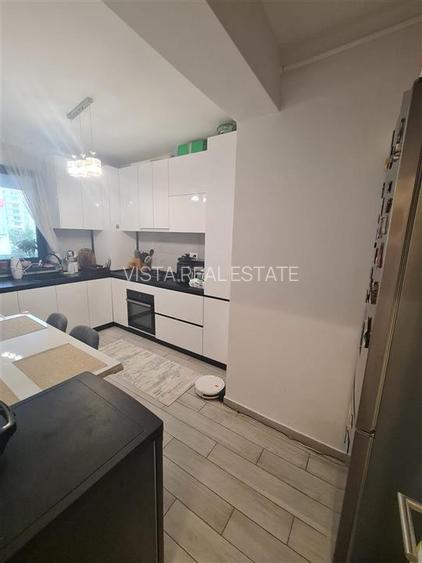 Apartament 2 camere, Loc de parcare subteran si boxa, Zona Tractorul, Brasov - 2