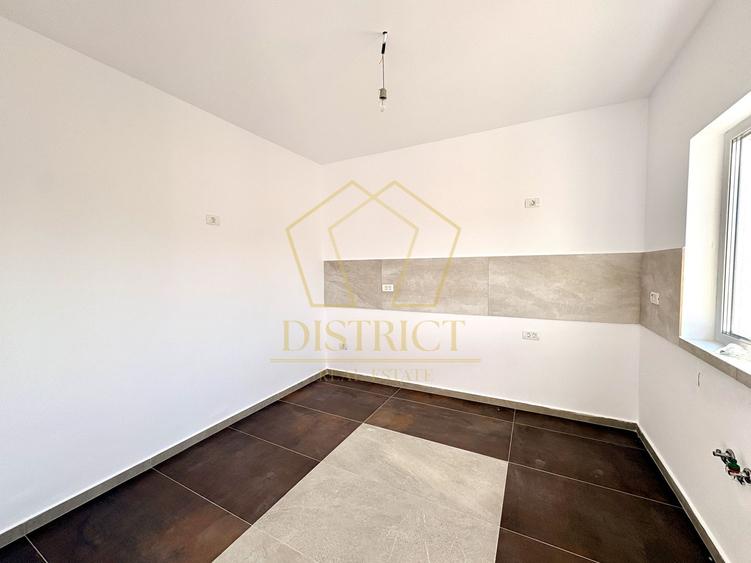 Duplex cu 4 camere, despărțit prin camera tehnica | Mosnita Noua