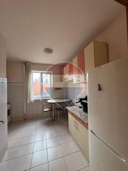 Apartament cu 3 camere de închiriat ultracentral