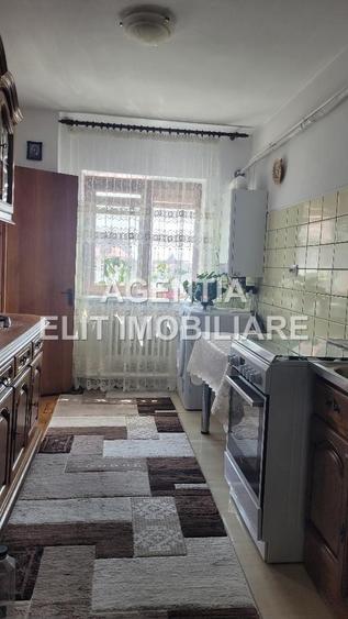 Apartament 3 camere, zona Centrala