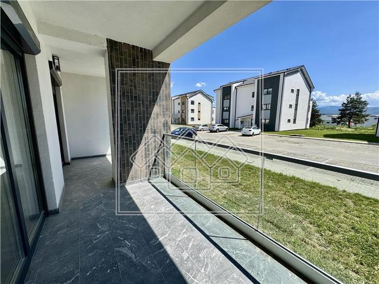 Ap. 3 camere, 2 bai + terasa 13 mp, finisat la cheie - intabulat