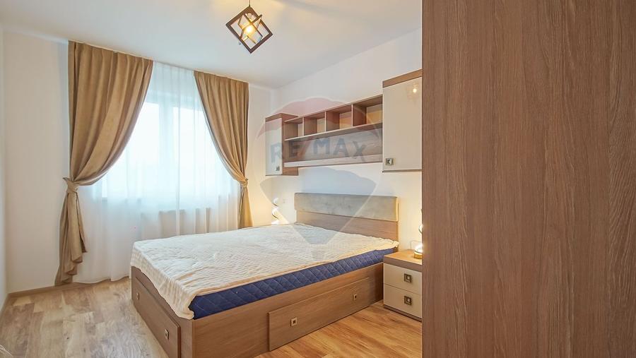 Apartament cu 3 camere, prima închiriere, în zona Tractorul
