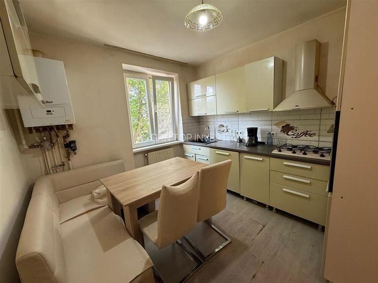 Apartament cu 4 camere 2 bai si balcon etajul 1 pe Rahovei