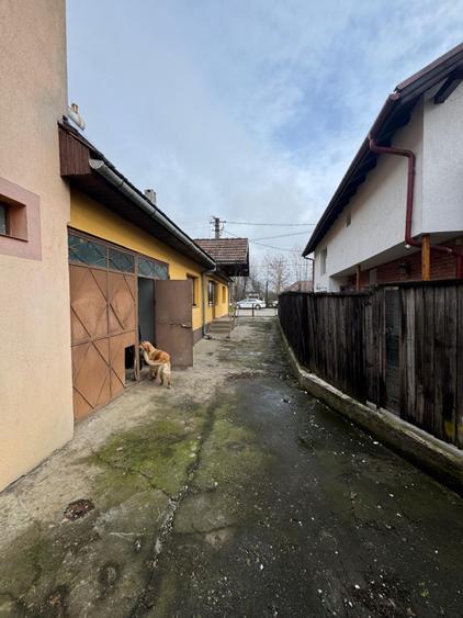 Casă 250 mp în Tăuții Măgherăuș, 6 camere, garaj dublu, solar