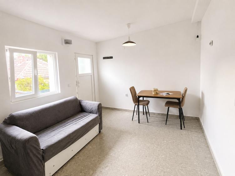 Apartament cu două camere zona Lunei