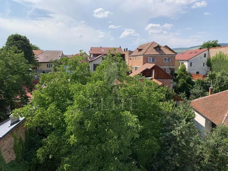 Apartament 3 camere în zona STRAZII HOREA
