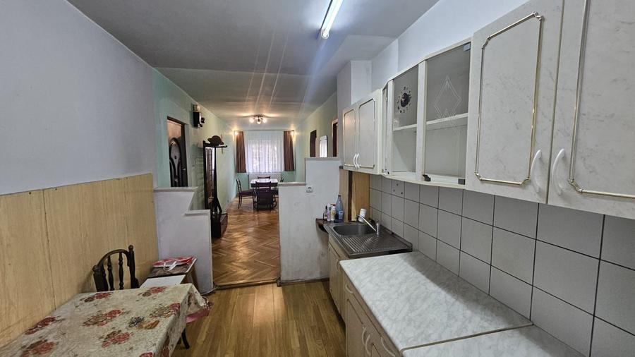 APARTAMENT 3 CAMERE , PIATA RAHOVEI